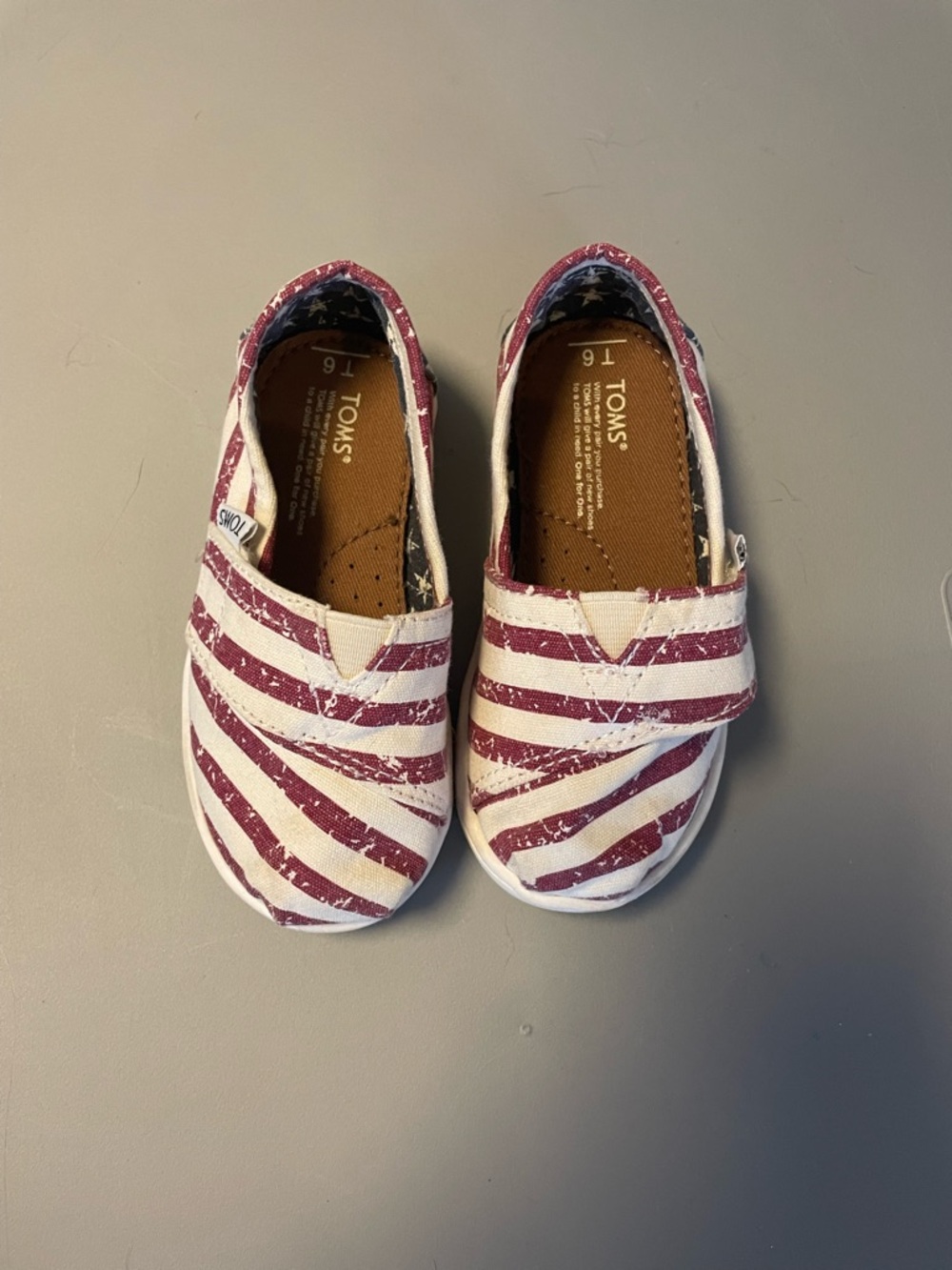 Toms Kids Slip-On Shoes  in Red & White Stripes with Blue Stars